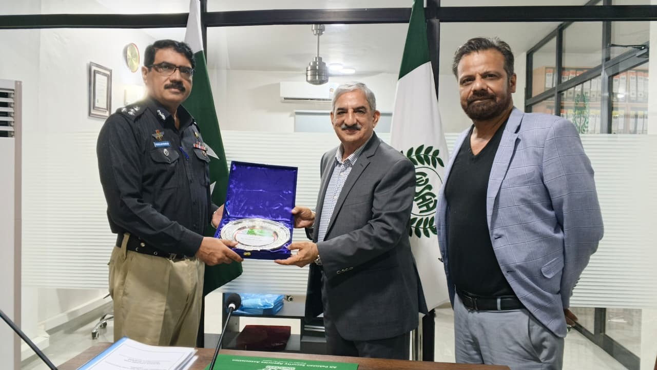 Faizullah Korejo, PSP, DIG Training  visited the Head Office of All Pakistan Security Agencies Association (APSAA), Karachi.