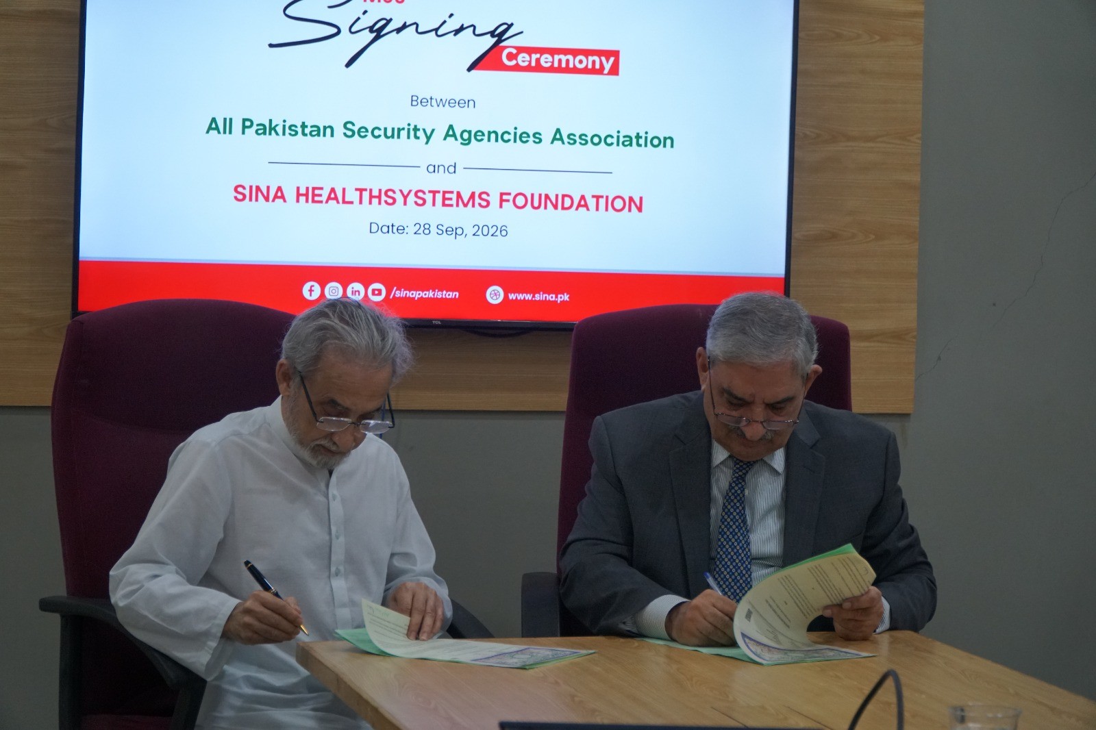 Signing Ceremony between the All Pakistan Security Agencies Association (APSAA) and SINA Health Systems Foundation.