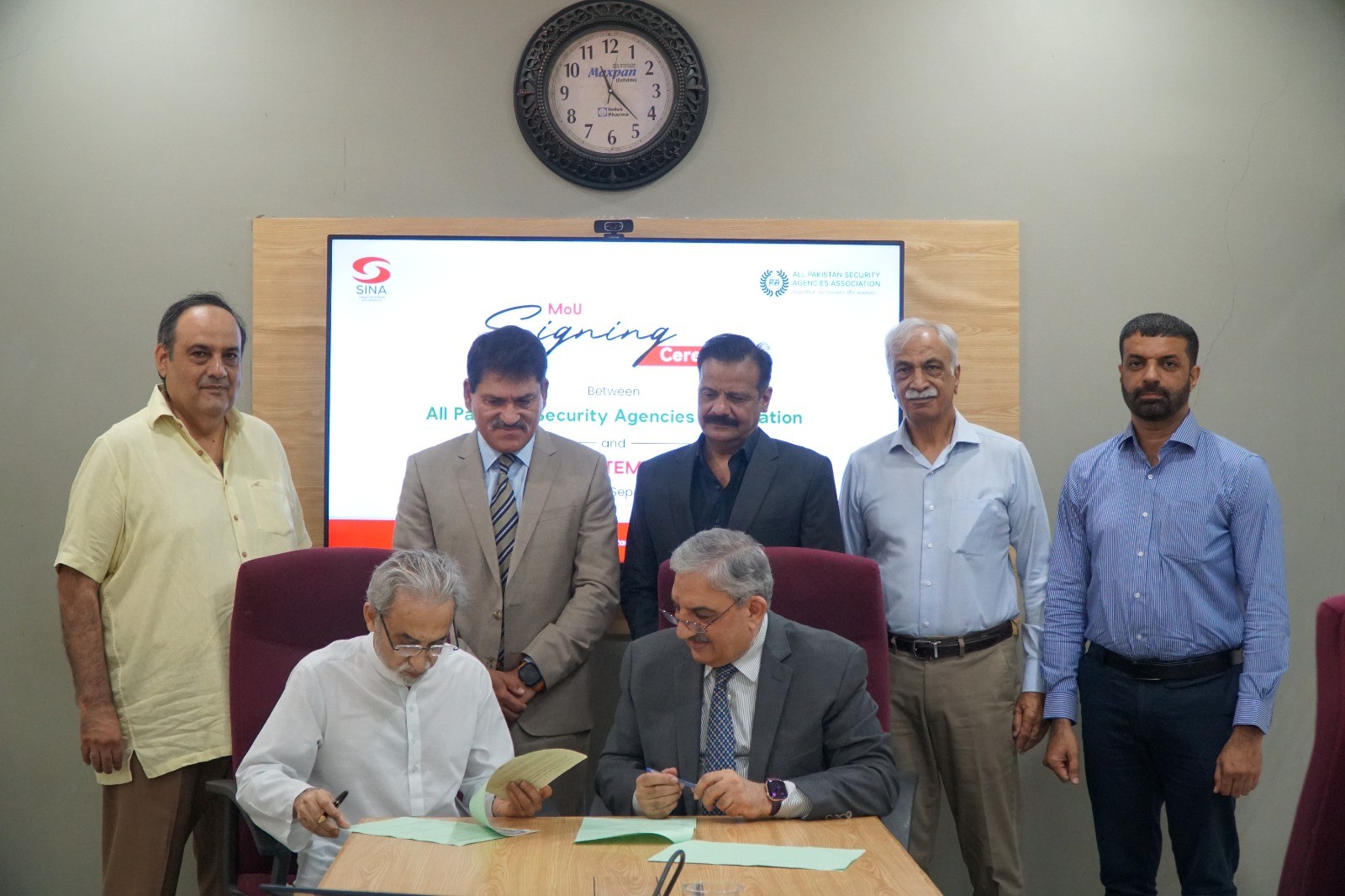 Signing Ceremony between the All Pakistan Security Agencies Association (APSAA) and SINA Health Systems Foundation.